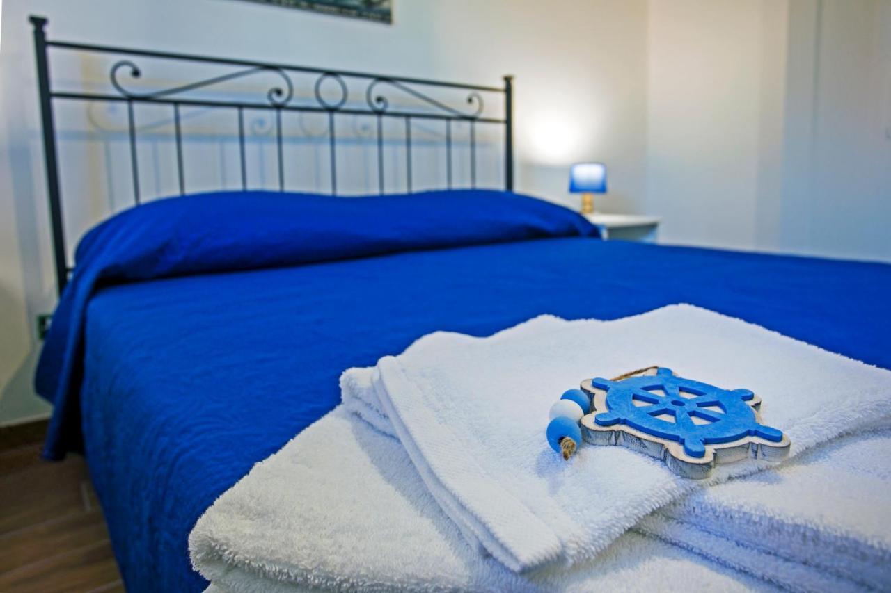 B&B Al Blu กาเอตา ภายนอก รูปภาพ