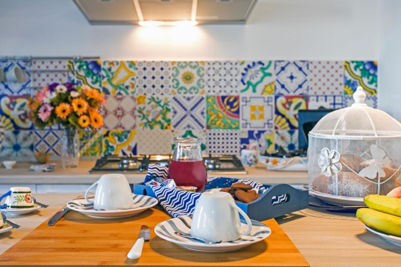 B&B Al Blu กาเอตา ภายนอก รูปภาพ
