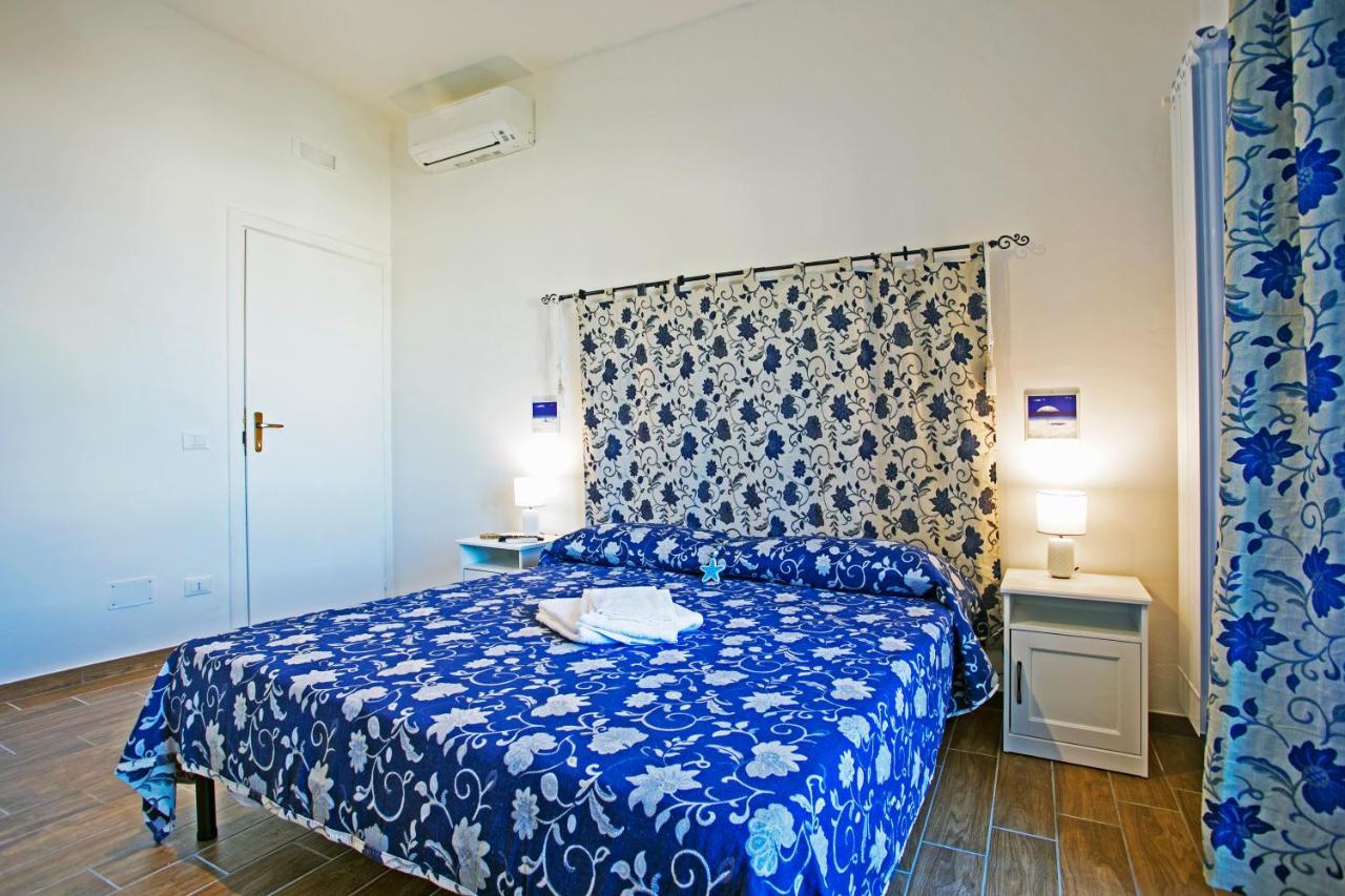B&B Al Blu กาเอตา ภายนอก รูปภาพ